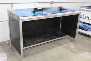 lot 10 image: Workstation