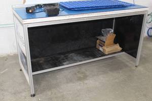 lot 11 image: Workstation