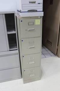 lot 28 image: Hon Metal File Cabinet 4-drawer