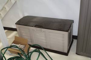 lot 29 image: Plastic Storage Chest