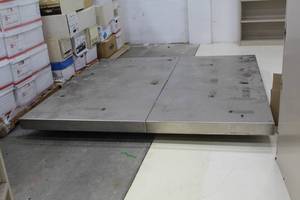 lot 45 image: Metal Rolling Platform