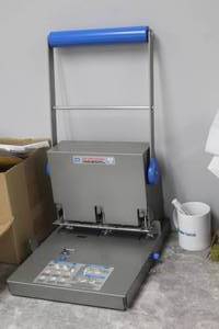 lot 49 image: Carl XHC-3300 300-sheet Industrial Three Hole Punch