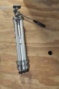 lot 76 image: Velbon VGB-32 Tripod Stand