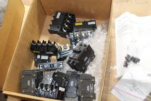 lot 78 image: Lot of (10) Eaton Cutler Hammer Jumper Unit Two Phase 120A240V Electrical Components