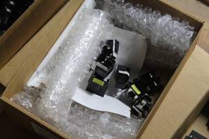 lot 79 image: Lot of (8) Eaton Cutler Hammer Jumper Unit One Phase 120A240V Electrical Components
