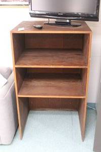 lot 117 image: Wood Bookcase 3-tier