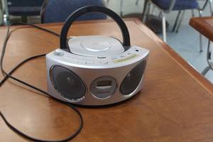 lot 119 image: Emerson PD6810 Portable CD Player