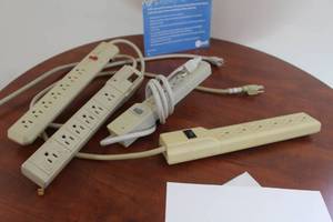 lot 123 image: Lot of (4) Power Strips