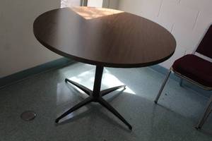 lot 126 image: 41-12 Pedestal Conference Table