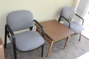 lot 304 image: Office Entry Table with (2) Office Arm Chairs