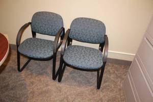lot 309D image: Lot of (2) Padded Conference Arm Chairs