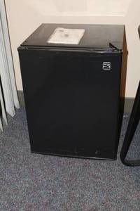 lot 317 image: Kenmore Mini Refrigerator