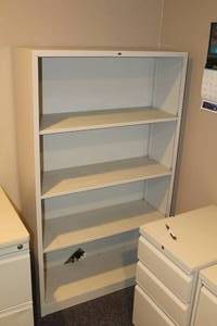 lot 318 image: Metal Bookshelf 4-shelf