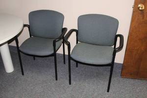 lot 322A image: Lot of (2) Padded Office Arm Chairs