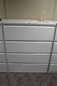lot 331 image: Metal Lateral File Cabinet 4-drawer