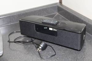 lot 339 image: iLive ISP389B Speaker Docking Station
