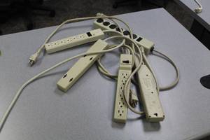 lot 426 image: Lot of (5) Multi-Plug Outlets