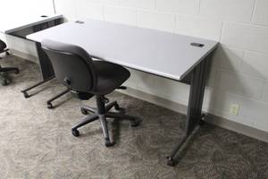 lot 407 image: Rolling Computer Desk with Rolling Office Chair