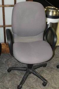 lot 416 image: Rolling Office Arm Chair