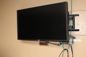 lot 444 image: NEC MultiSync P401 40 LCD Monitor with Computer Monitor Mount