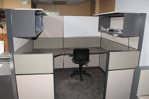 lot 450 image: Office Cubicle with Workstation, Office Chair, File Cabinet
