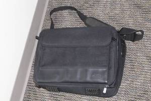lot 501 image: Targus Laptop Computer Bag
