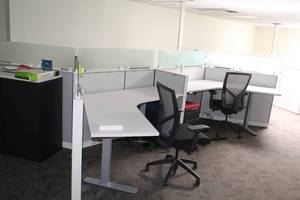 lot 526 image: 4-Cubicle Sectional with (4) Power Adjustable Corner Desks, (3) Rolling Office Arm Chairs, (4) 2-Drawer Cabinets