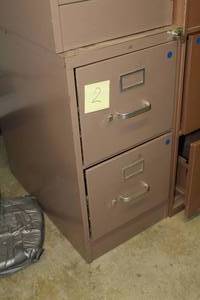lot 147 image: Metal Locking File Cabinet 2-drawer with Key