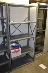 lot 150 image: Metal Shelving Unit 5-shelf
