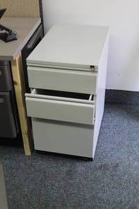 lot 614 image: Cabinet 3-drawer with Keys