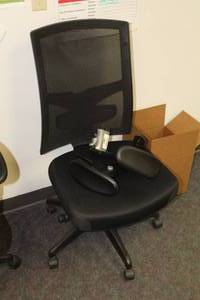 lot 615 image: Rolling Office Chair