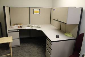lot 619 image: Corner Office Desk
