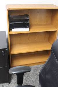 lot 653 image: Wood Bookcase 3-shelf