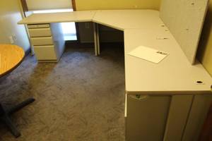 lot 657 image: Office Desk
