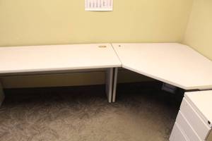 lot 661 image: Office Desk