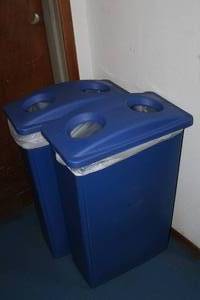 lot 677 image: Lot of (2) Rubbermaid Plastic Recycle Bins
