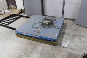 lot 5 image: Avery Weigh-Tronix DSL484-05 5000-lbs Pallet Scale