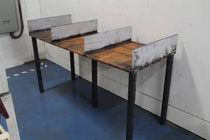 lot 700 image: Metal Work Bench