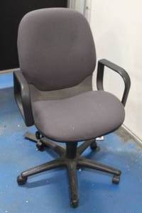 lot 712 image: Rolling Office Arm Chair
