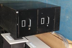 lot 737 image: Hon Metal File Cabinet 4-drawer
