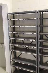 lot 800 image: Metal Shelving Unit