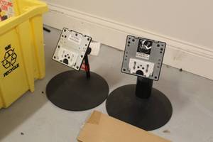 lot 810 image: Lot of (2) Monitor Mounts