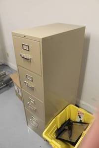 lot 811 image: Hon Metal File Cabinet 4-drawer
