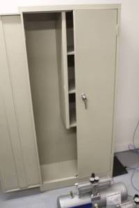 lot 816 image: Metal Storage Cabinet 2-door