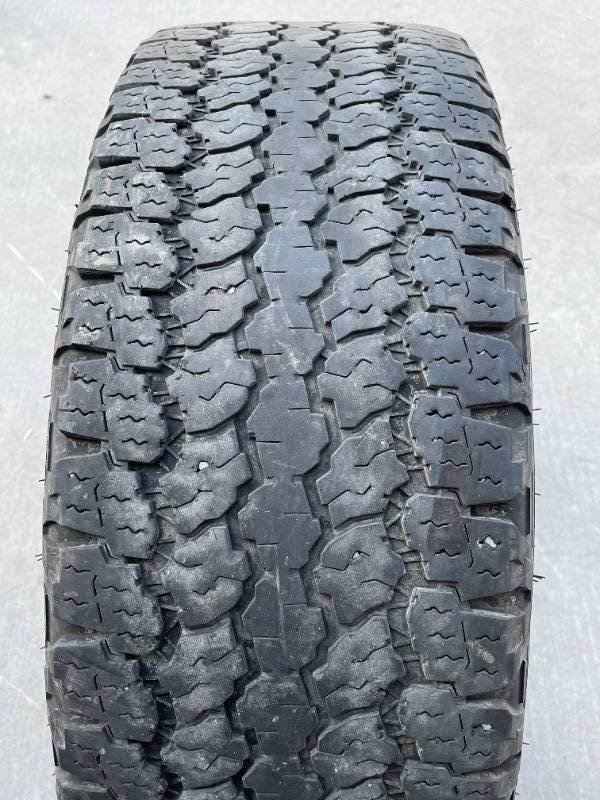 lot 76 image: Goodyear Wrangler Tire
