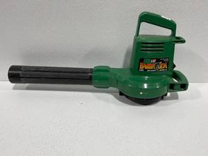 lot 3 image: Weed Eater Barracuda