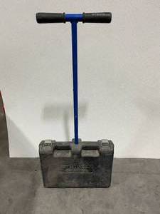 lot 4 image: Crain Linoleum Roller