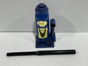 lot 13 image: 6 Ton Hydraulic Bottle Jack