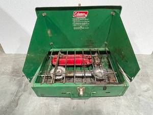 lot 20 image: Coleman Grill