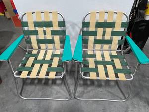 lot 27 image: 2 Vintage Lawn Chairs